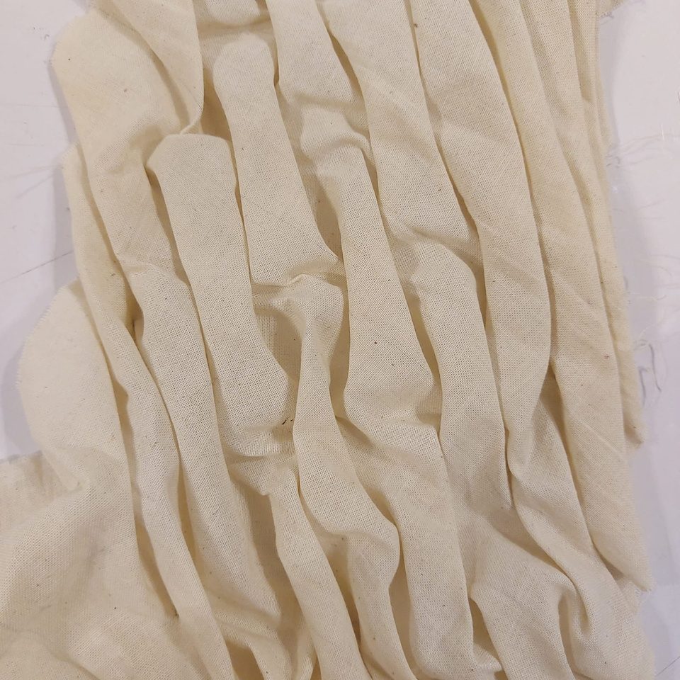 Vertical ribbon smocking detail